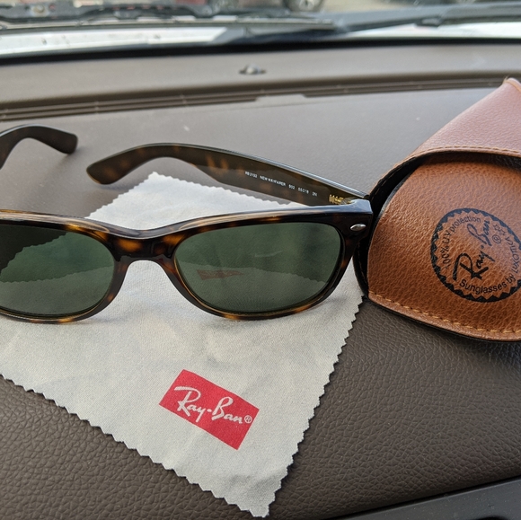 Ray Ban Sunglasses - Picture 1 of 3